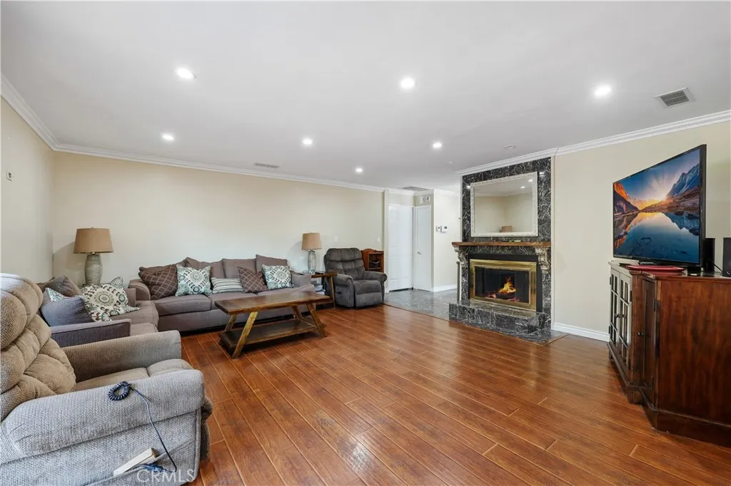 9691 Saluda Avenue, Tujunga, California 91042 home-pic-10