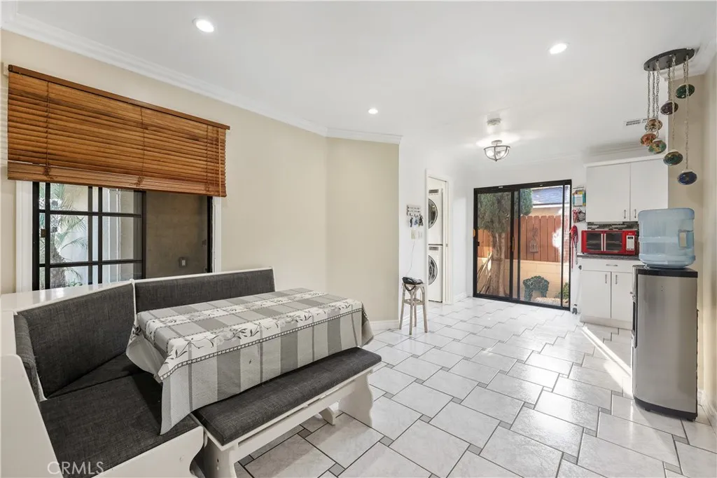 9691 Saluda Avenue, Tujunga, California 91042 home-pic-7