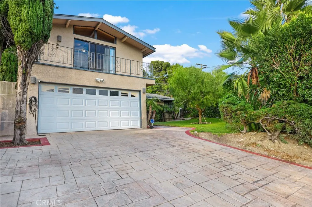9691 Saluda Avenue, Tujunga, California 91042 home-pic-0