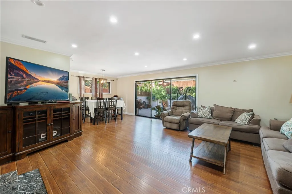 9691 Saluda Avenue, Tujunga, California 91042 home-pic-12