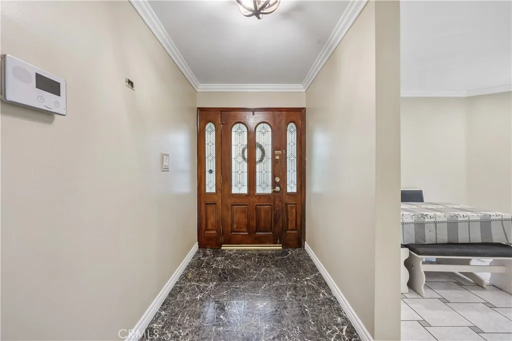 9691 Saluda Avenue, Tujunga, California 91042 home-pic-5