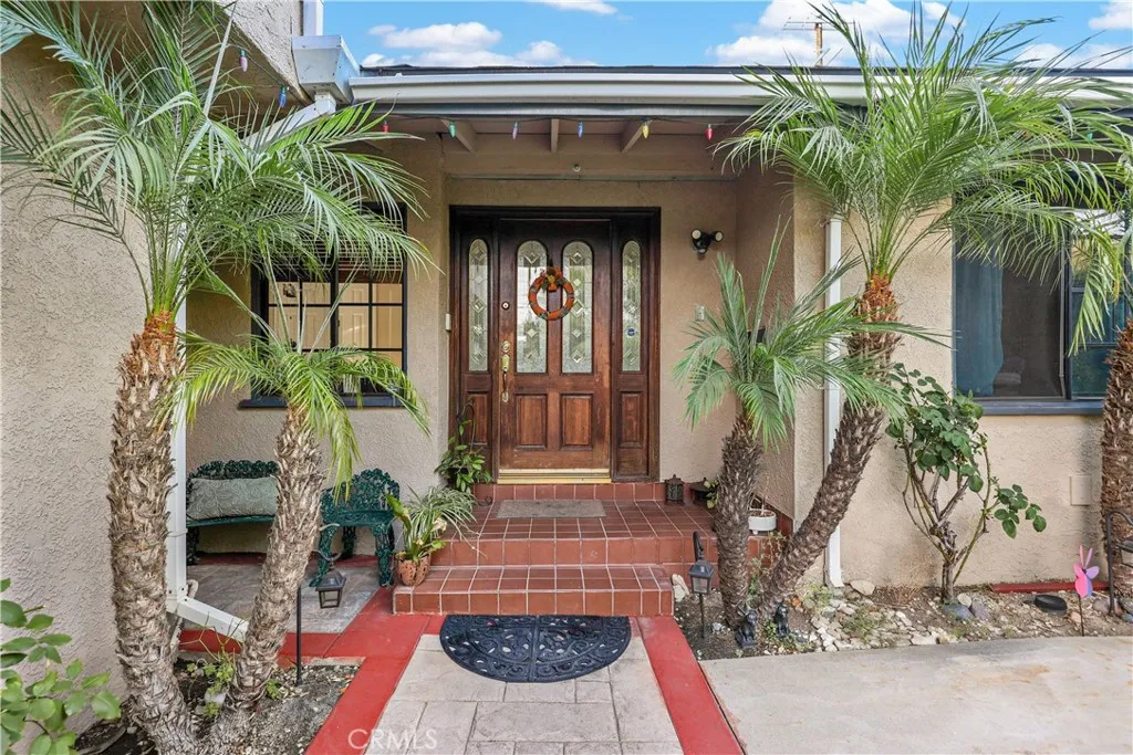 9691 Saluda Avenue, Tujunga, California 91042 home-pic-2