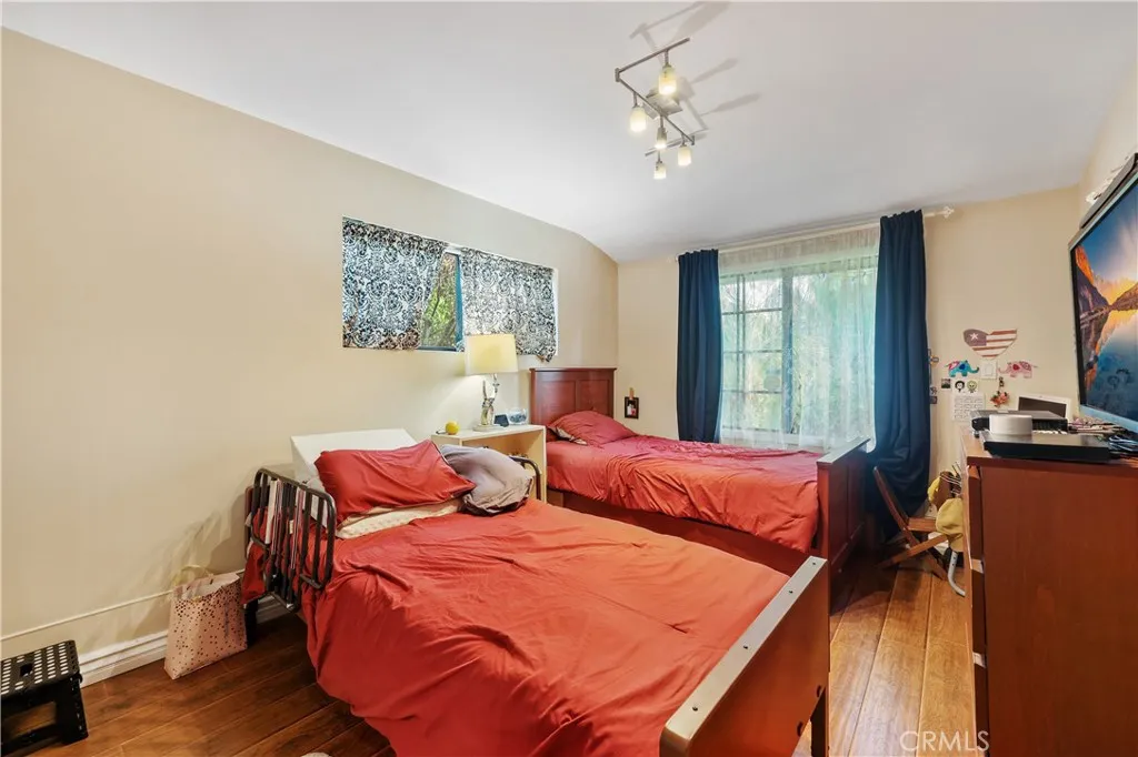 9691 Saluda Avenue, Tujunga, California 91042 home-pic-21