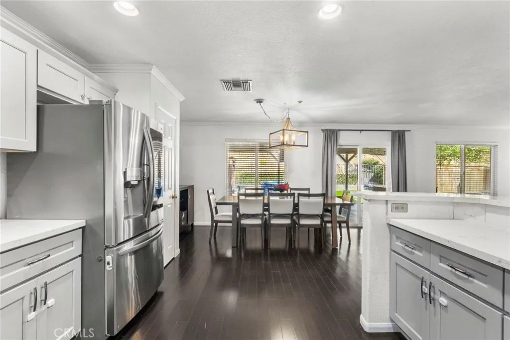 13204 Alta Vista Way, Sylmar, California 91342 home-pic-9