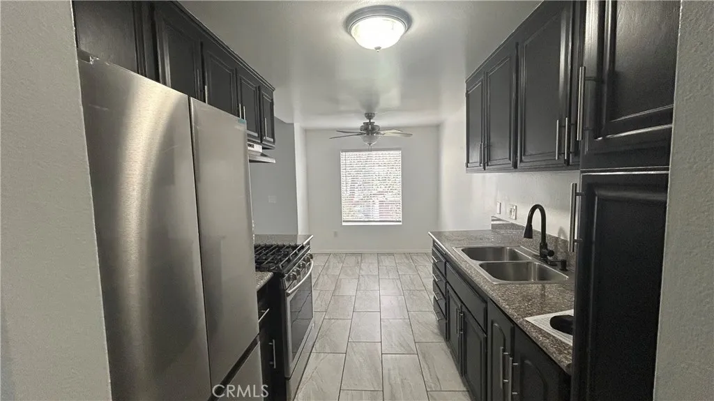 700 W La Veta M12, Orange, California 92868 home-pic-4