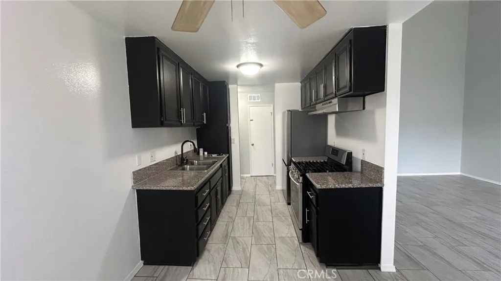 700 W La Veta M12, Orange, California 92868 home-pic-5