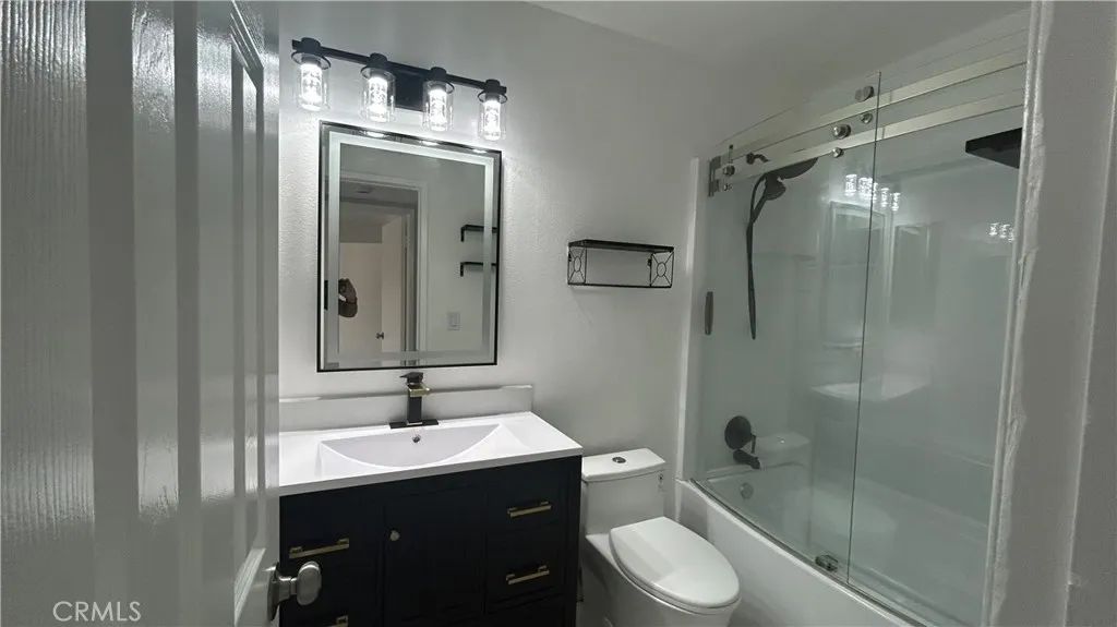 700 W La Veta M12, Orange, California 92868 home-pic-15