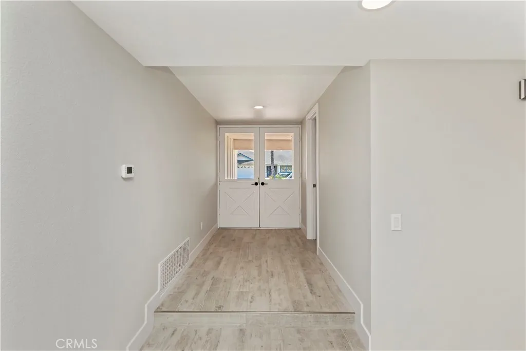 1507 Mariposa Drive, Corona, California 92879 home-pic-5