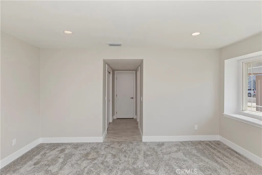 1507 Mariposa Drive, Corona, California 92879 home-pic-15