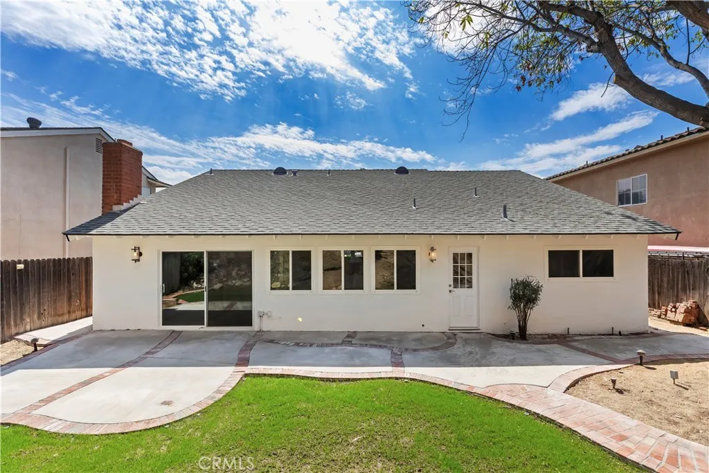 1507 Mariposa Drive, Corona, California 92879 home-pic-29