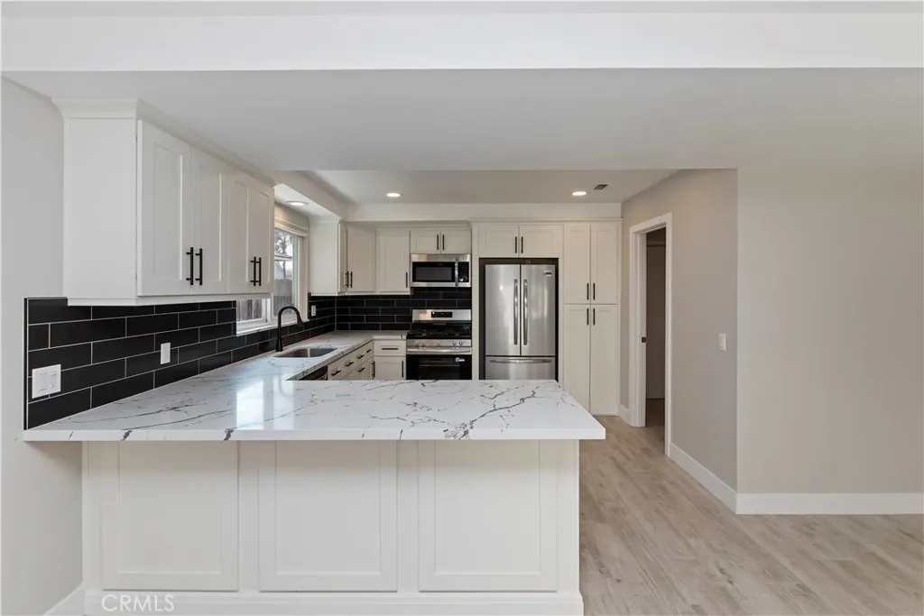 1507 Mariposa Drive, Corona, California 92879 home-pic-10