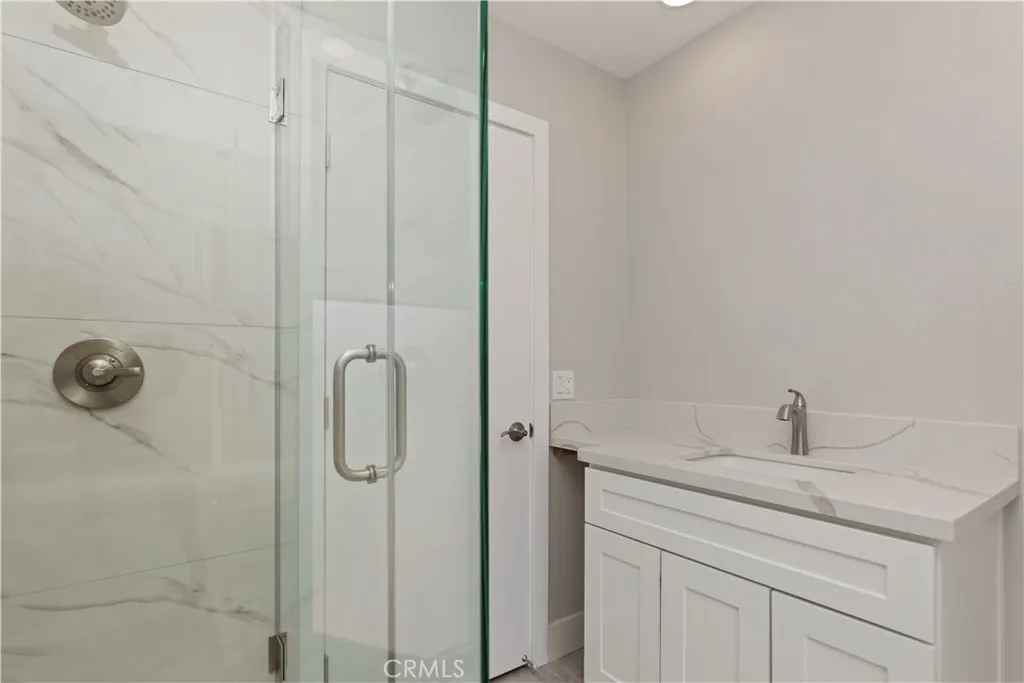 1507 Mariposa Drive, Corona, California 92879 home-pic-17