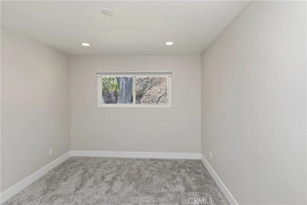 1507 Mariposa Drive, Corona, California 92879 home-pic-23