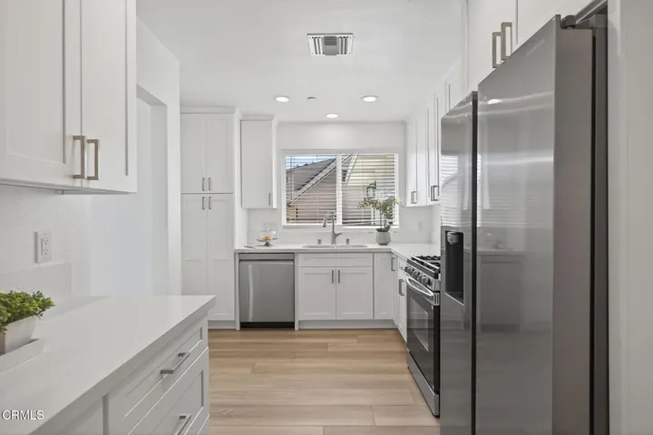 23-web-or-mls-016_UpmarketMedia_3110P-31