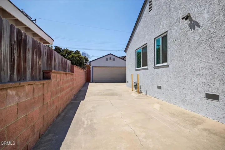 39-web-or-mls-013_UpmarketMedia_3110P-11