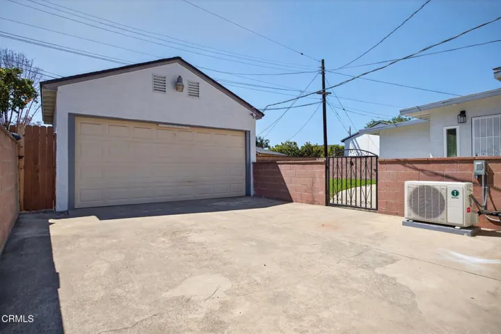 40-web-or-mls-009_UpmarketMedia_3110P-11