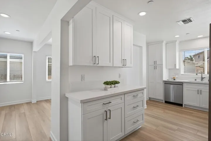 22-web-or-mls-014_UpmarketMedia_3110P-29