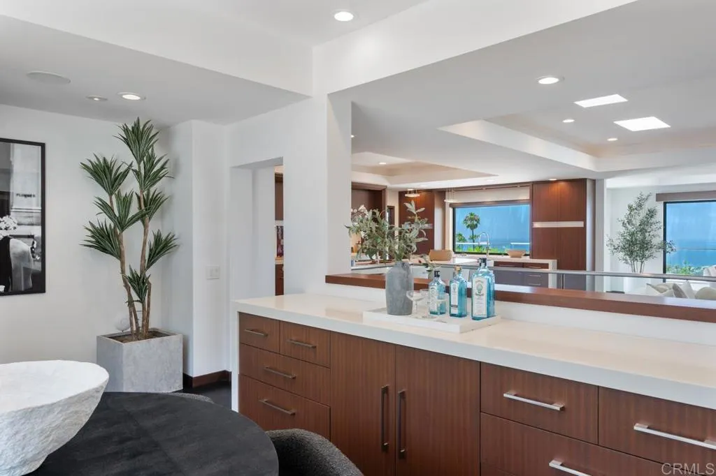 1126 Muirlands Vista Way, La Jolla, California 92037 home-pic-27