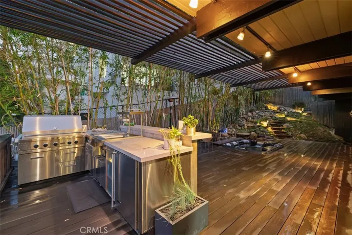 Outdoor Kitchen