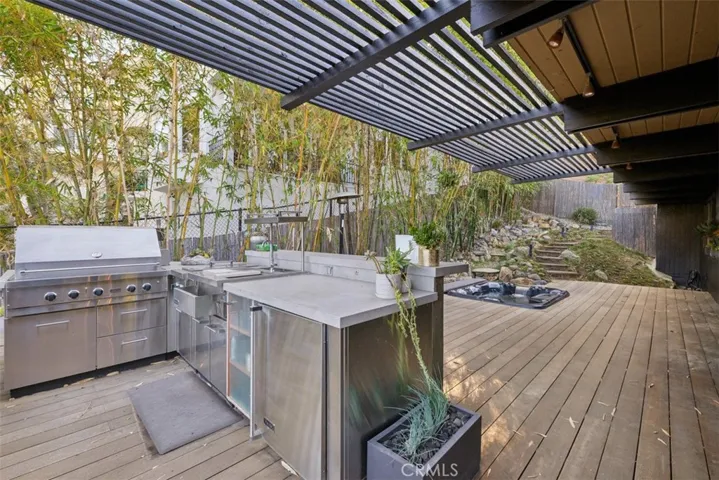 Outdoor Kitchen
