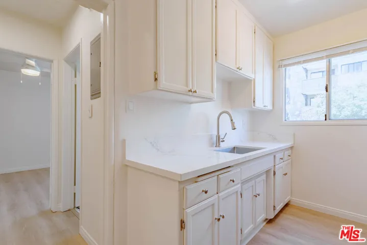 758 N Hudson Avenue 6, Los Angeles, California 90038