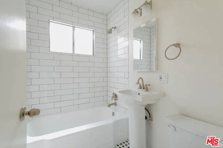 758 N Hudson Avenue 6, Los Angeles, California 90038