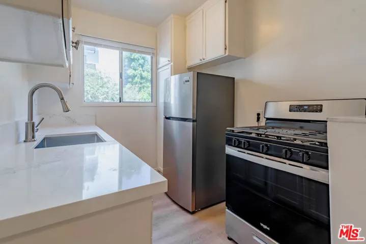 758 N Hudson Avenue 6, Los Angeles, California 90038