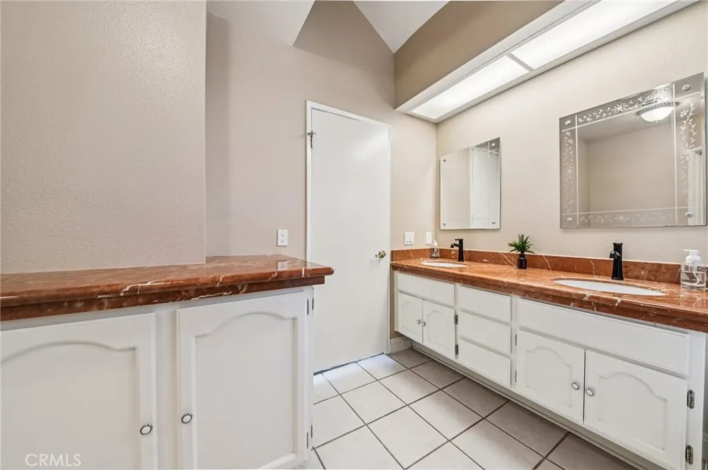 24302 Vista Linda, Lake Forest, California 92630 home-pic-17