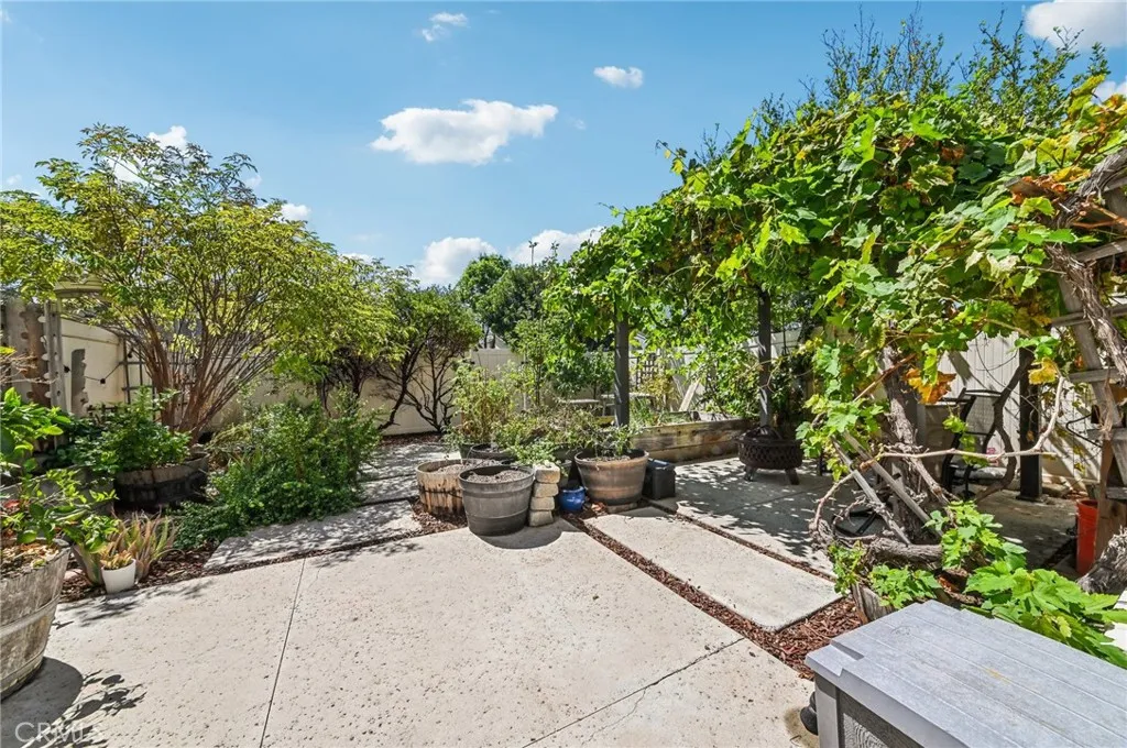 24302 Vista Linda, Lake Forest, California 92630 home-pic-21