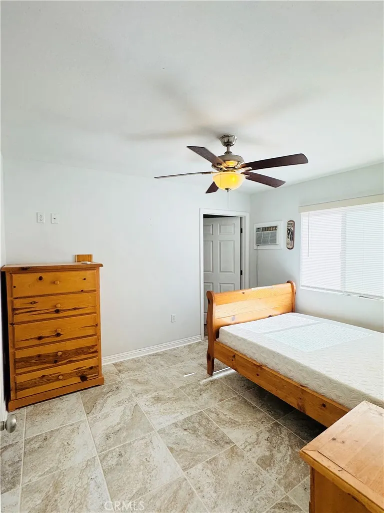 1525 Dakota, Landers, California 92285 home-pic-14