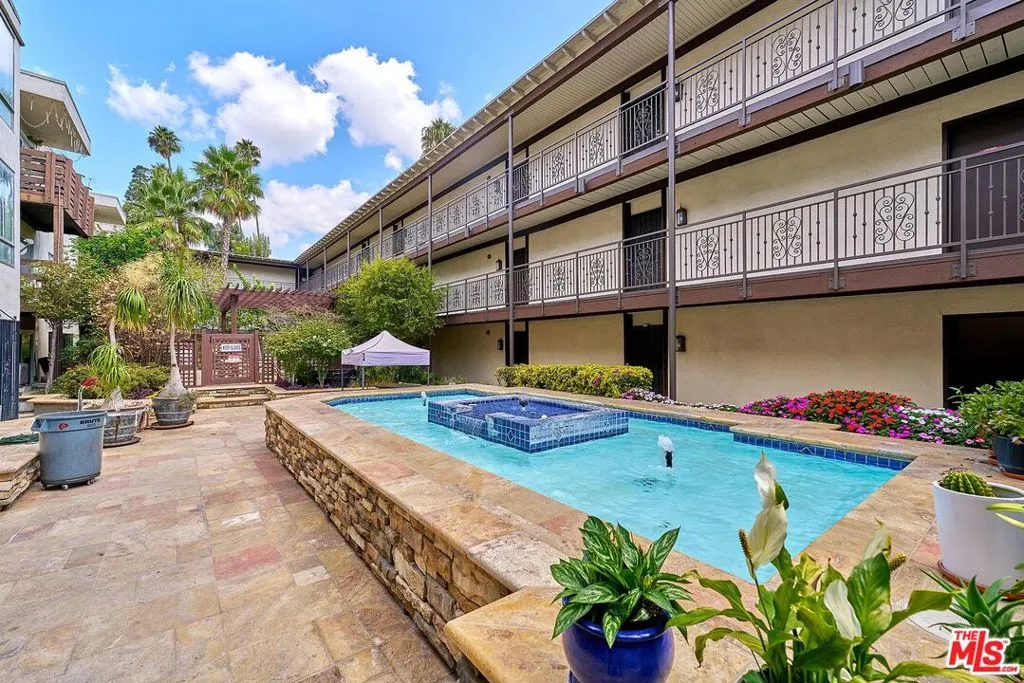 525 S Ardmore Avenue 160, Los Angeles, California 90020 home-pic-14