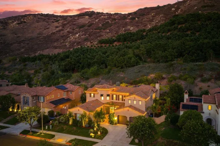 2744 Vistamonte, Escondido, California 92027