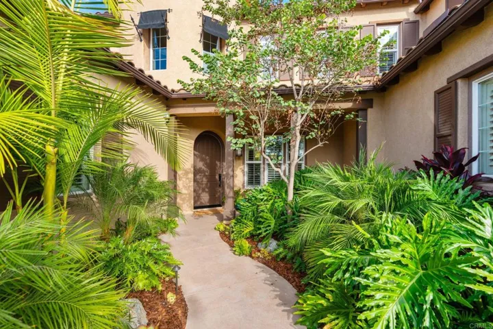 2744 Vistamonte, Escondido, California 92027