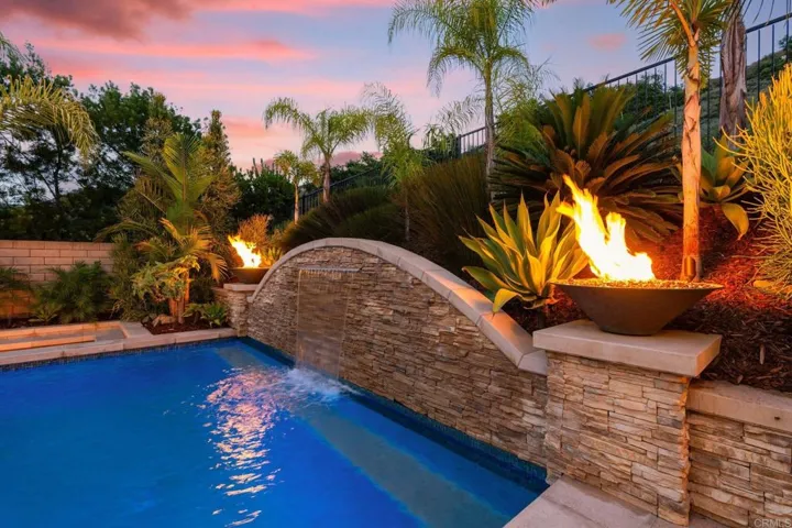 2744 Vistamonte, Escondido, California 92027