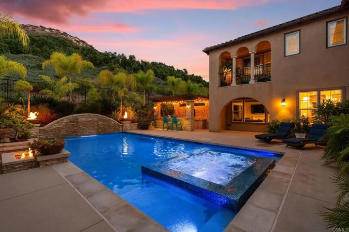 2744 Vistamonte, Escondido, California 92027