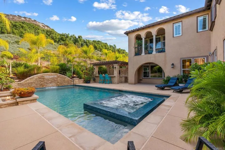 2744 Vistamonte, Escondido, California 92027