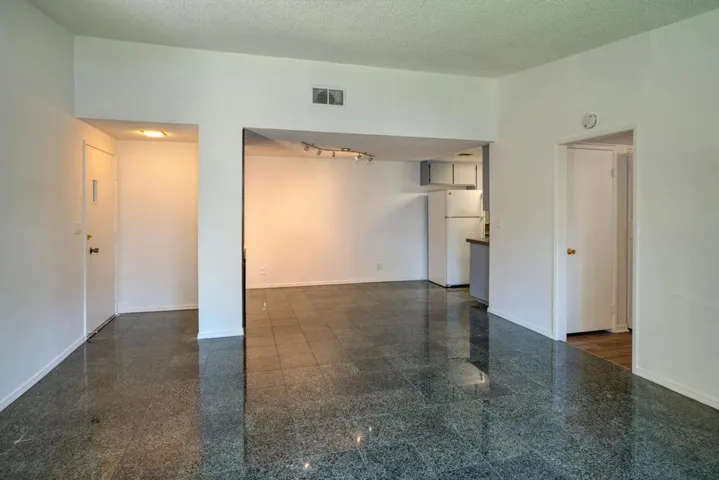 12061208 J Street, Davis, California 95616