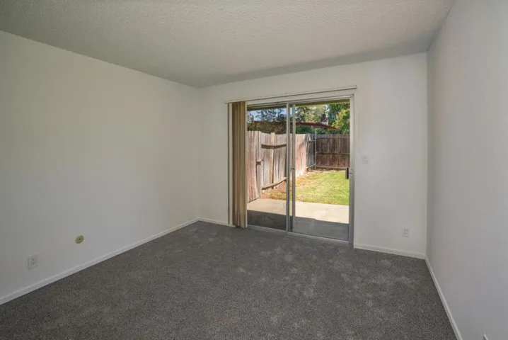 12061208 J Street, Davis, California 95616