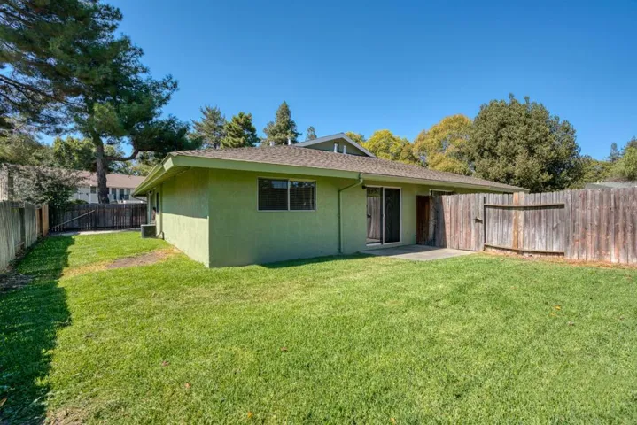 12061208 J Street, Davis, California 95616