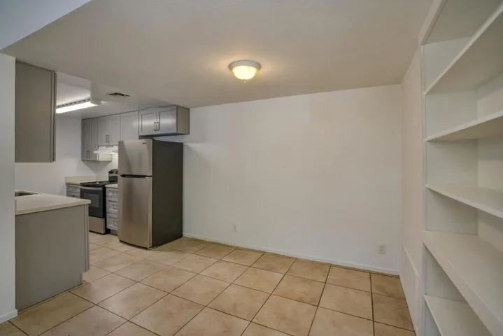 12061208 J Street, Davis, California 95616