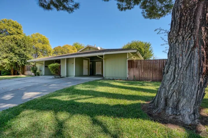 12061208 J Street, Davis, California 95616