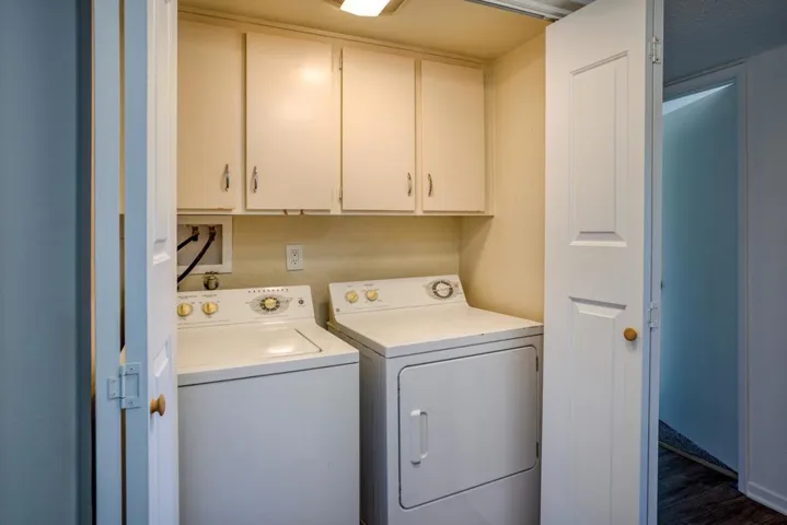 12061208 J Street, Davis, California 95616