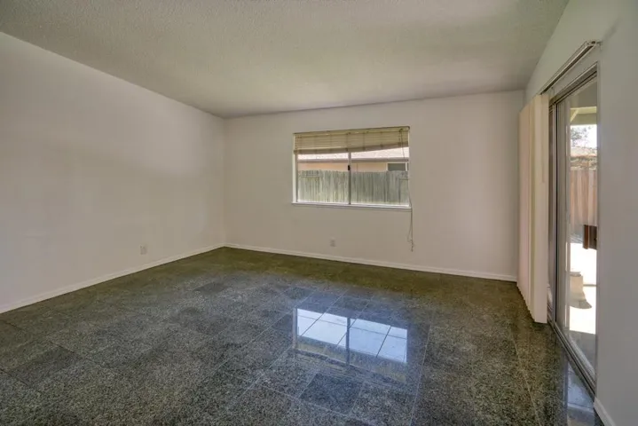 12061208 J Street, Davis, California 95616