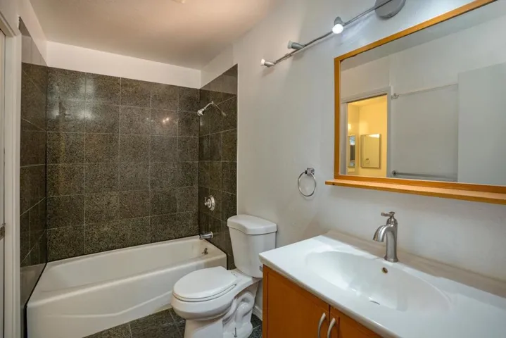 12061208 J Street, Davis, California 95616