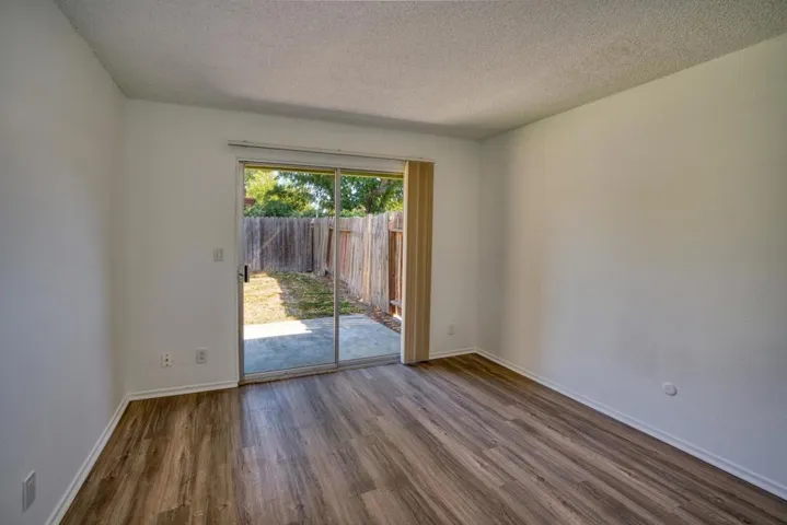12061208 J Street, Davis, California 95616