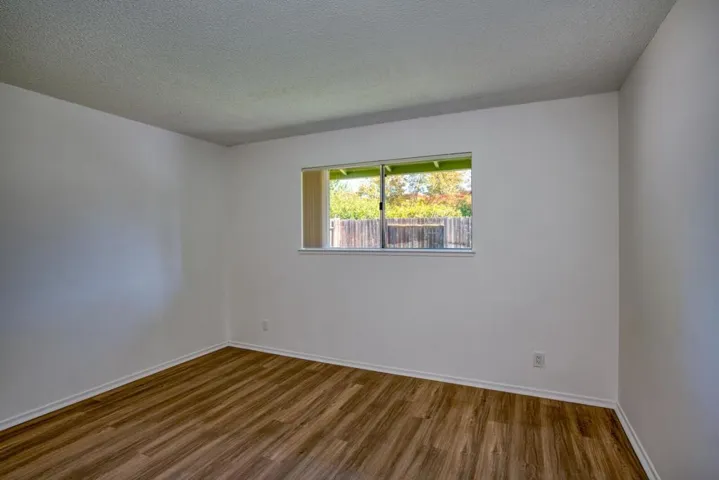 12061208 J Street, Davis, California 95616