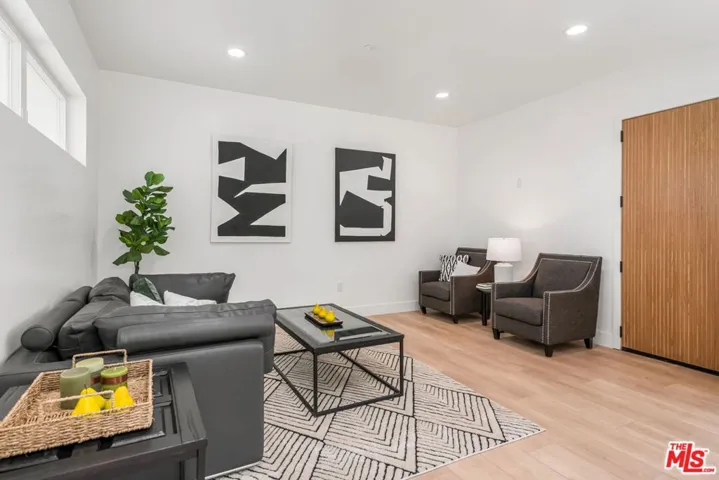 3643 Helms Avenue A, Culver City, California 90232