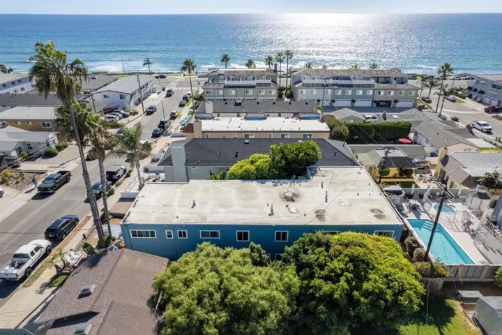 160 Hemlock Ave., Carlsbad, California 92008