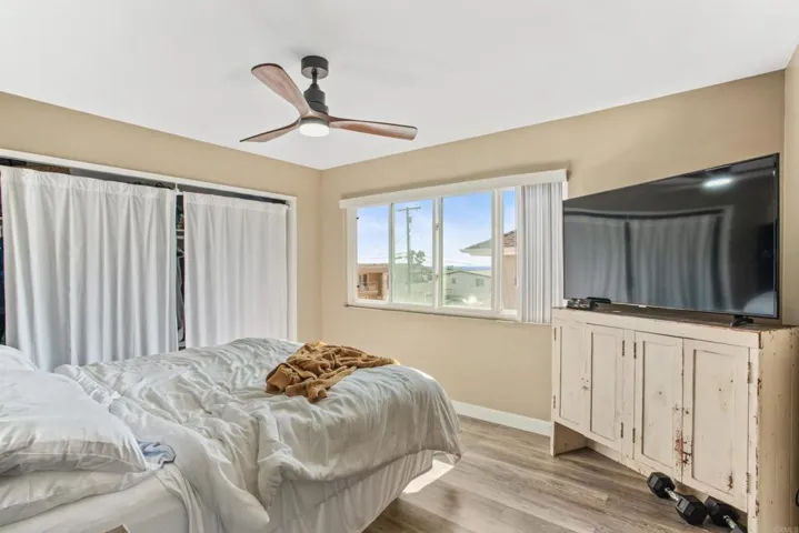 160 Hemlock Ave., Carlsbad, California 92008