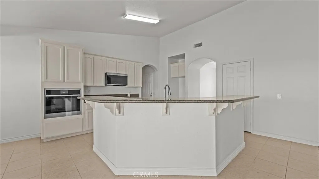 7536 Sunset Road, Phelan, California 92371 home-pic-6